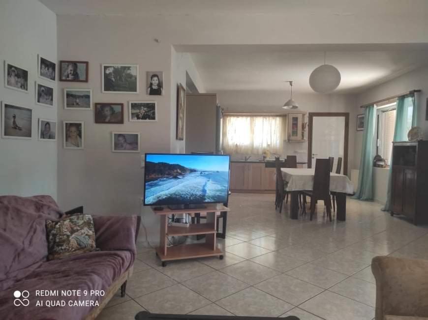 Pleasant House With Garden!! Villa Anavyssos Ngoại thất bức ảnh